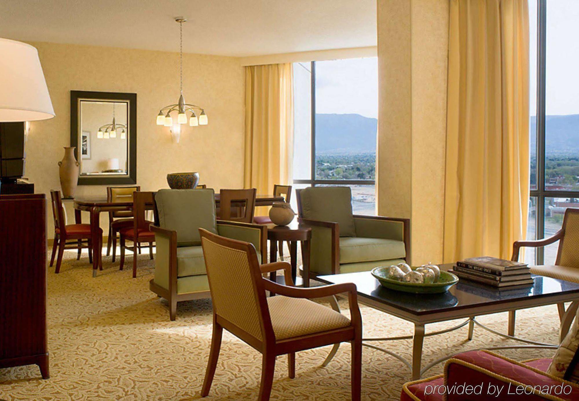 Marriott Albuquerque Hotel Room photo